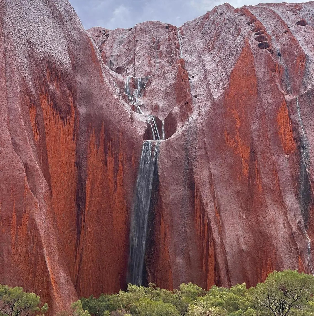 comprarcartasimt|Does it ever rain at Uluru?